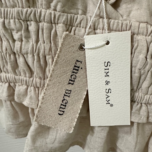 Sim & Sam Linen Blend Ruffled Top - Picture 2 of 5
